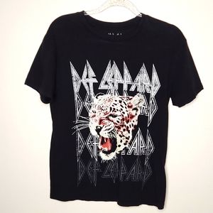 Def Leppard Leopard Graphic Band Tshirt